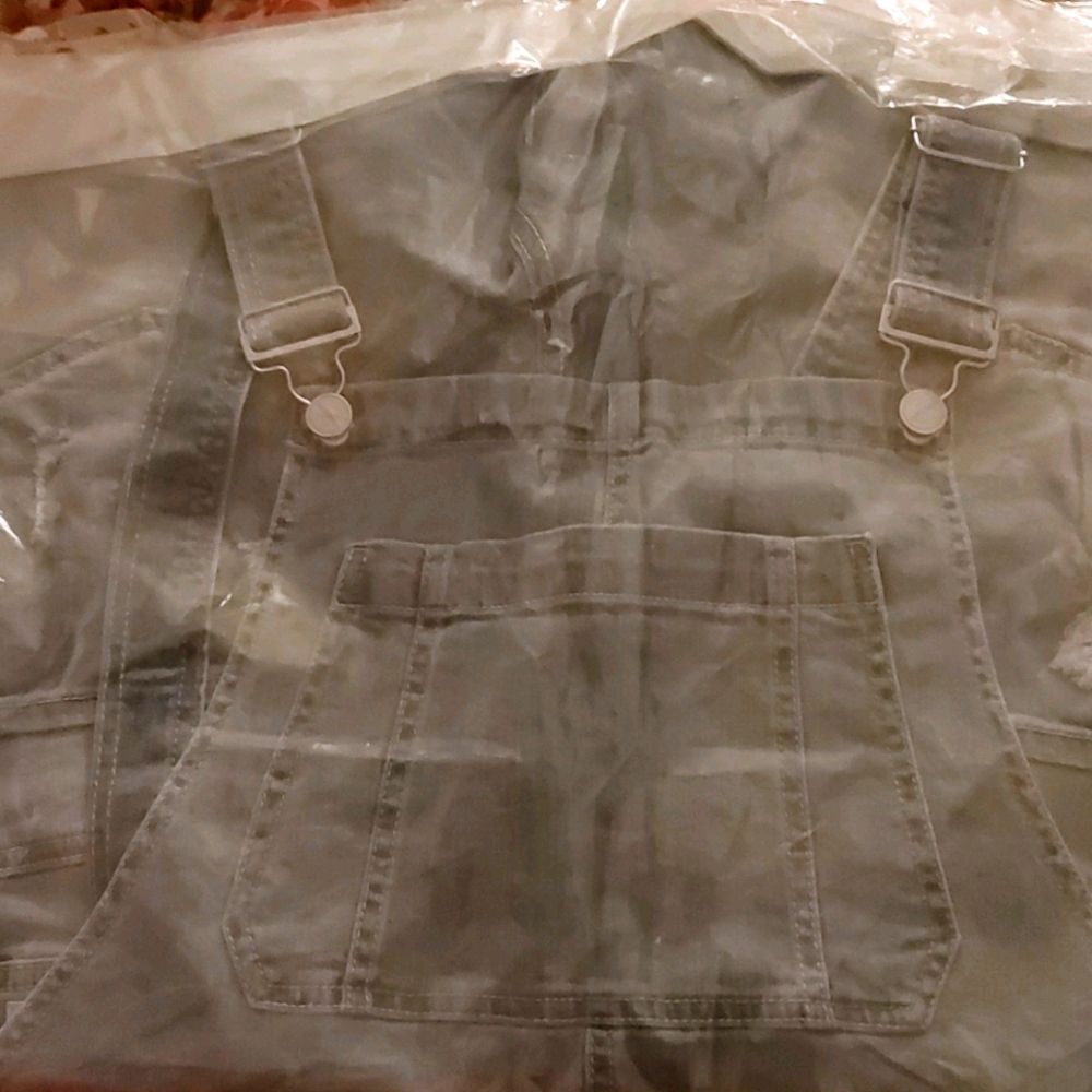 Overall shorts
